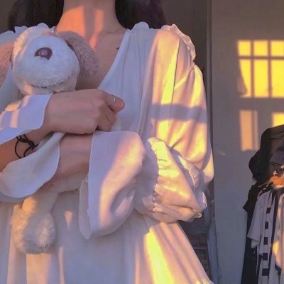 穿到大佬老公死亡的前一天